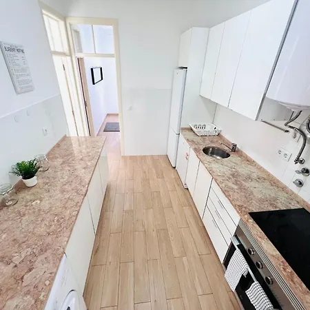 Luxury House Next Attractions With Free Parking 펜션 *